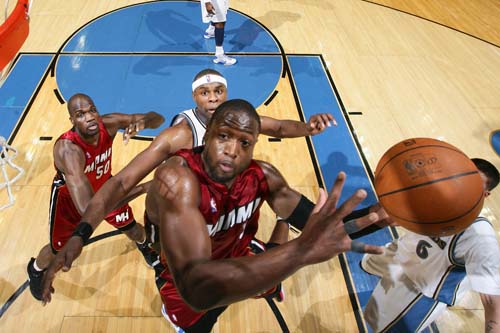 体现了他与 体现了他与