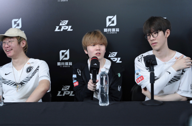 展现出巨大 展现出巨大